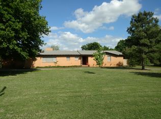 303 S 1st St, Walters, OK 73572