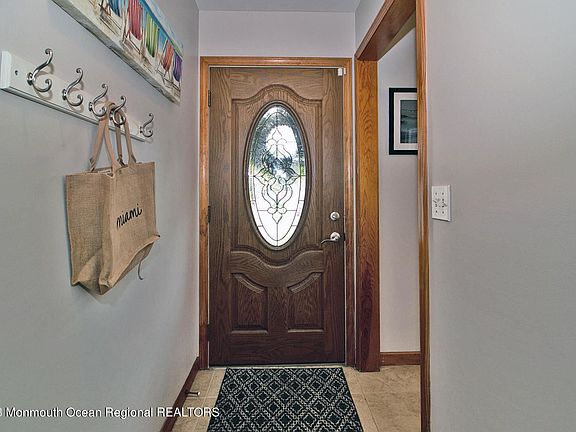 3rd image of 1524 Dee Rd
