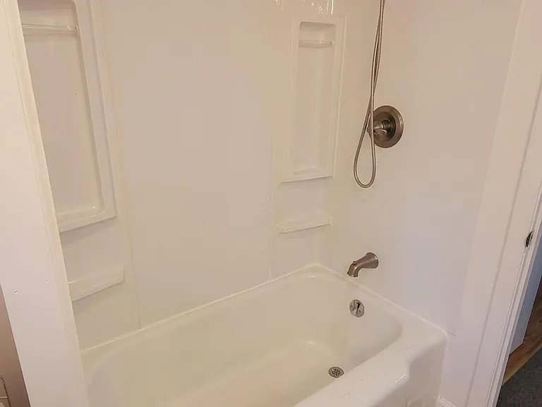 114 Dickson St — Photo 16