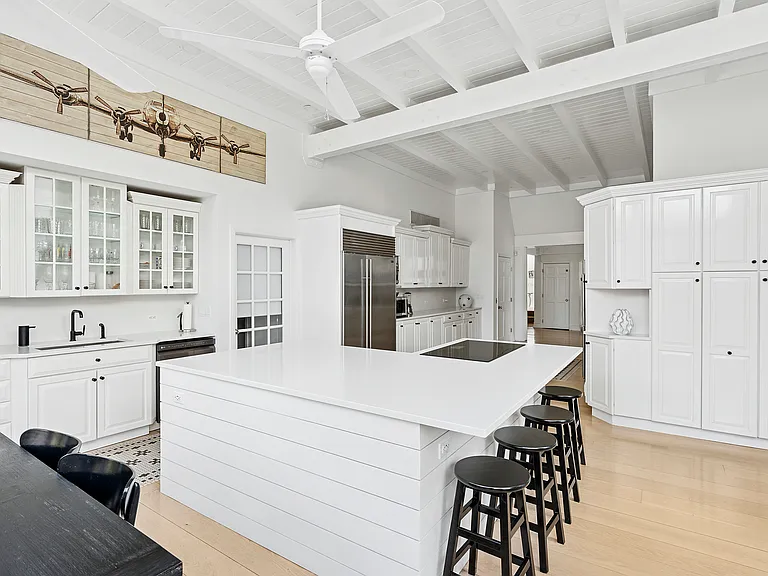 14 Swans Neck Ln — Photo 7