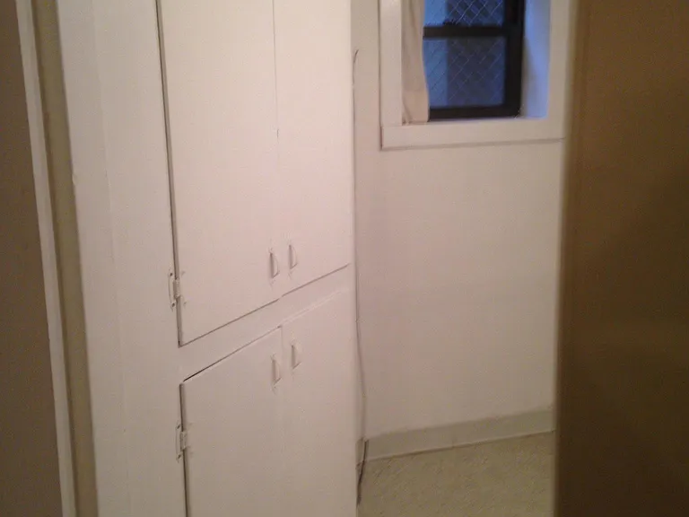view into bonus room - fits twin bed