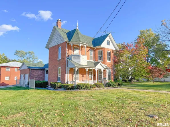 405 S Broad St, Carlinville, IL 62626