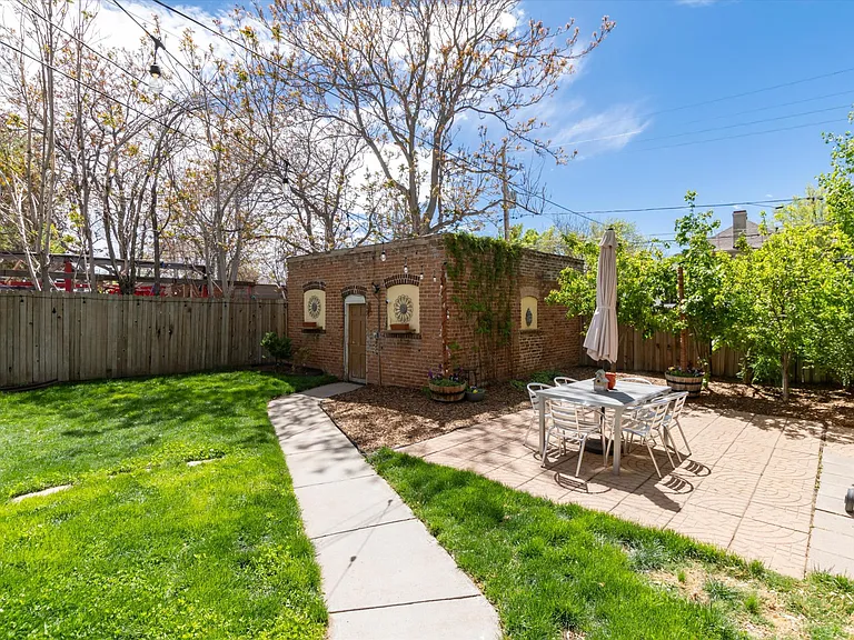 3047 N Williams St — Photo 25