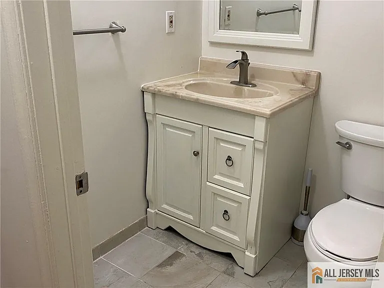 144 Beverly Hill Ter #B — Photo 30