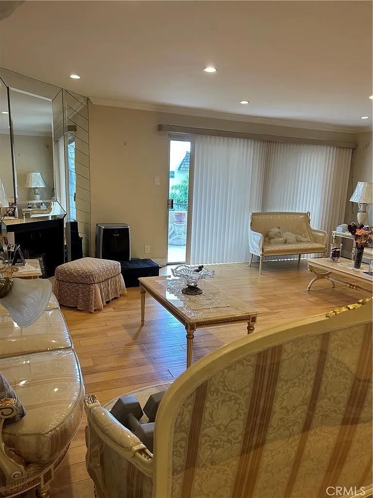 2 bed, 1753 sqft, $3,997 — Photo 3