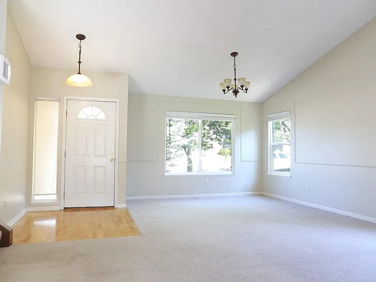 6086 S Kingston Cir — Photo 2