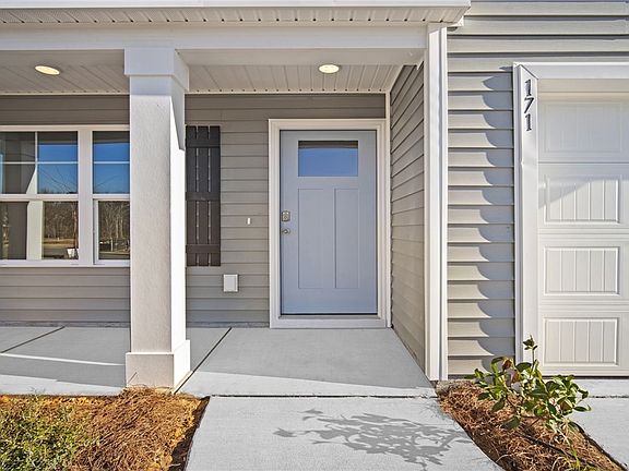 2nd image of 127 Siskin Road