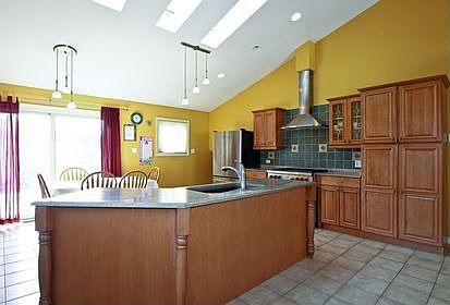 4th image of 3927 Enfield Ave