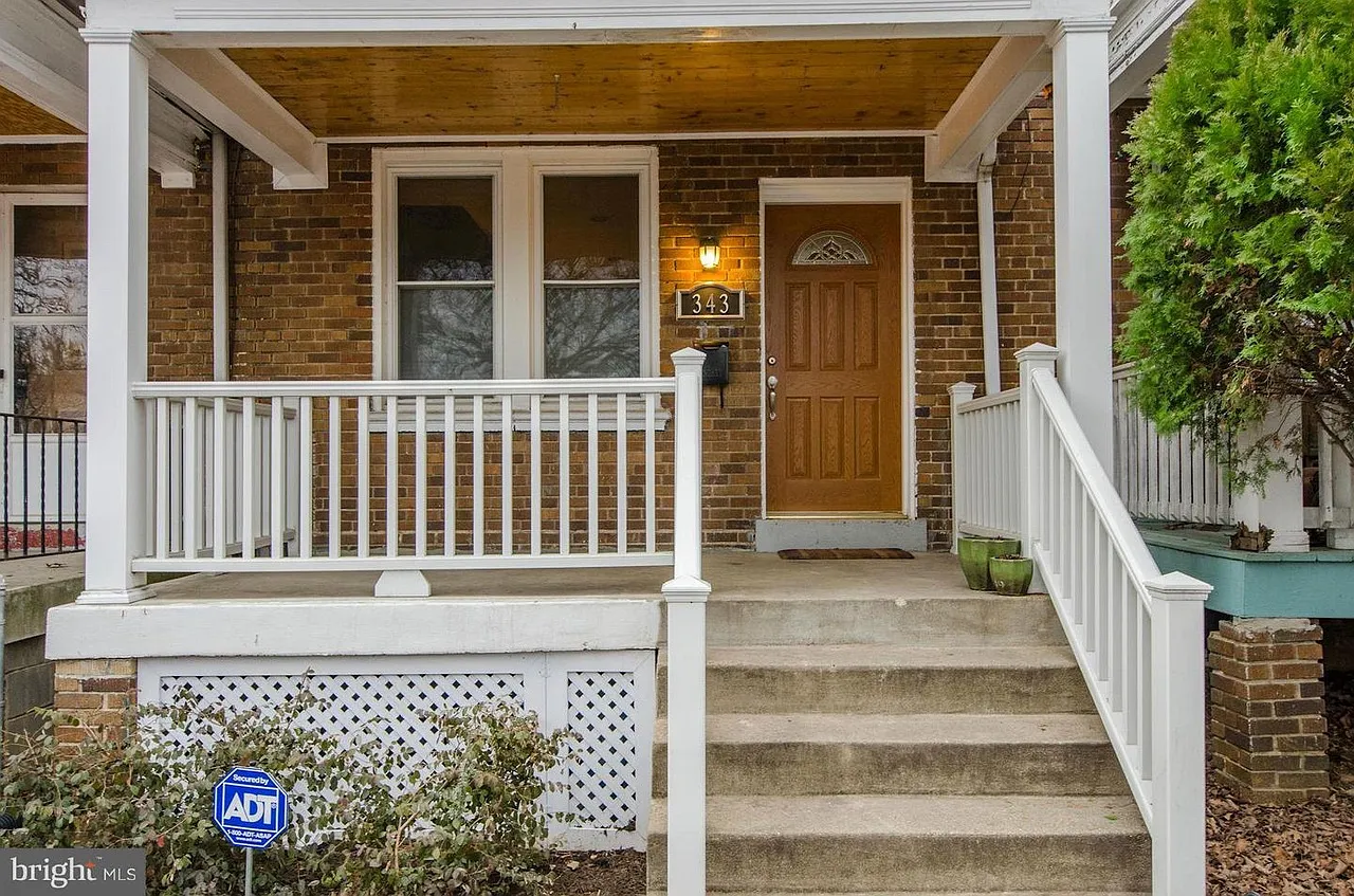 343 Kentucky Ave SE photo 1