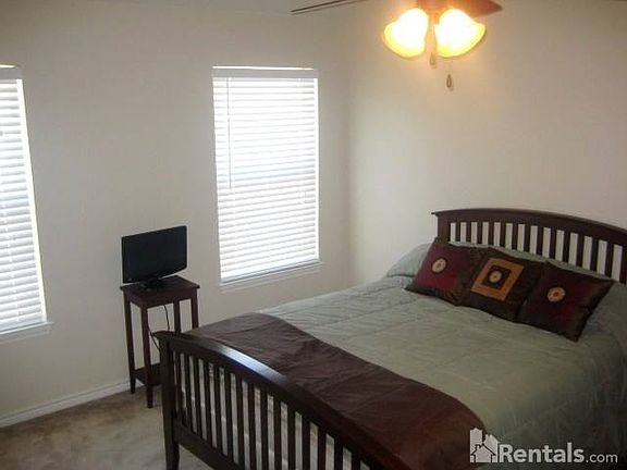 4th image of 2022 Carriage House Dr