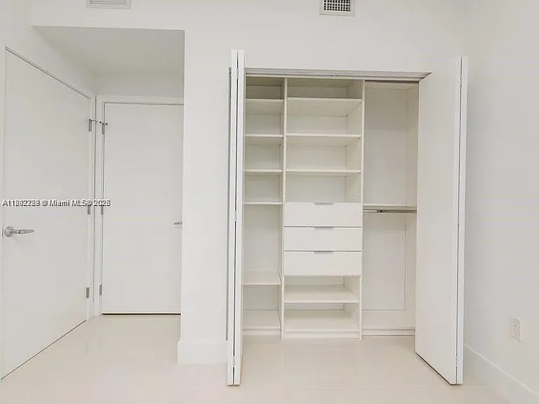 16385 Biscayne Blvd #2103 — Photo 19