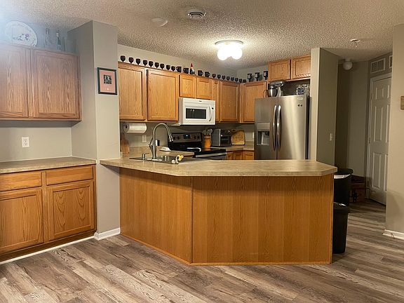 5th image of 2575 Yellowstone Dr