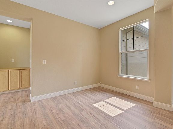 5th image of 1194 Sabine Ct