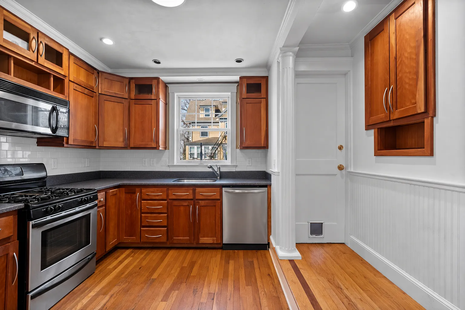 4 bed, 1800 sqft, $3,250 — Photo 4