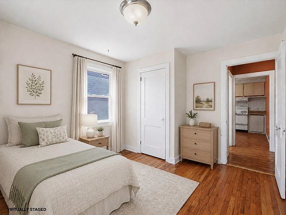 4th image of 221 Ralph St