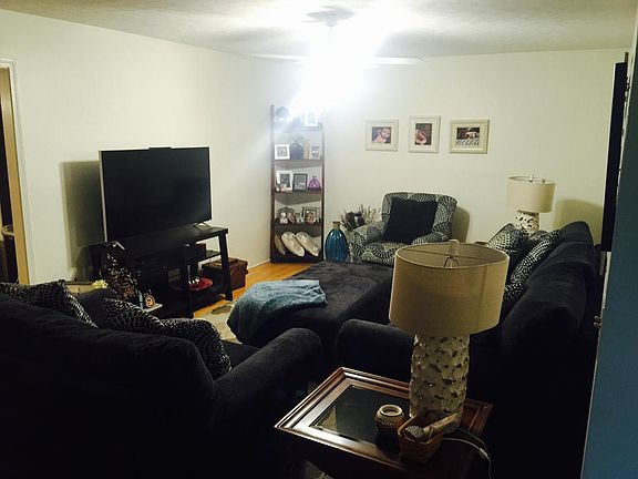 2nd image of 137 Woodmont Ave
