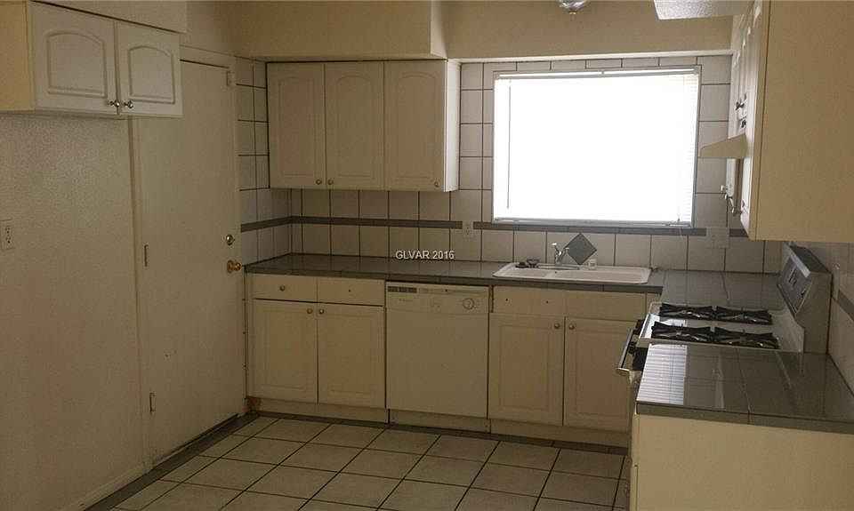 2nd image of 625 Donner St