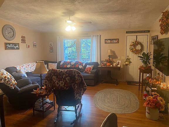 4th image of 87 Weber Ln