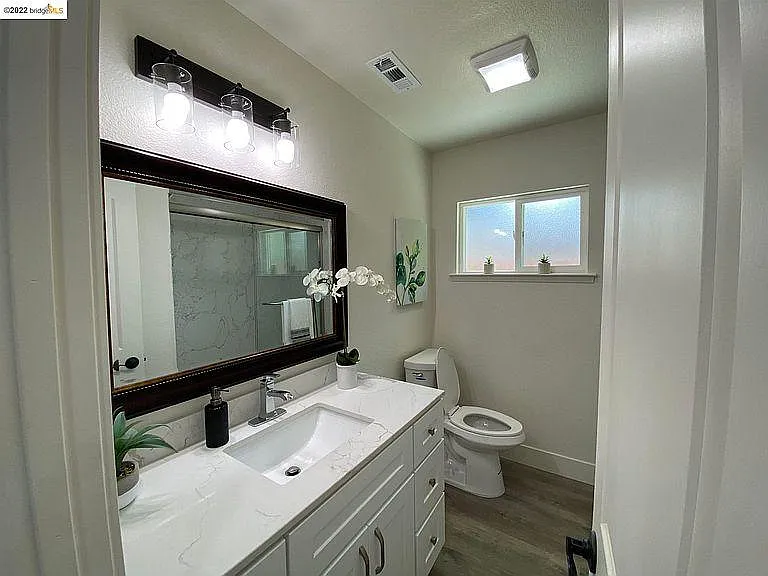 155 Taylor Blvd — Photo 11