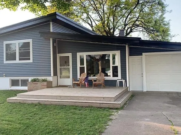 505 E Newburg Ave, Mabel, MN 55954
