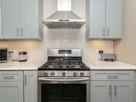 2nd image of 3330 Grove Ave #3 N