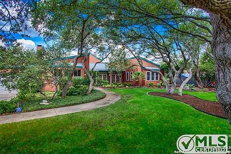 1st image of 208 Canada Verde St