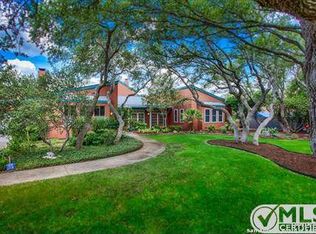 208 Canada Verde St, Hollywood Park, TX 78232