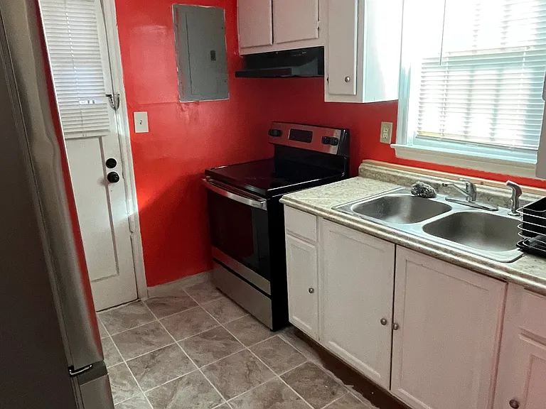 1811 Penelope Rd NW — Photo 14