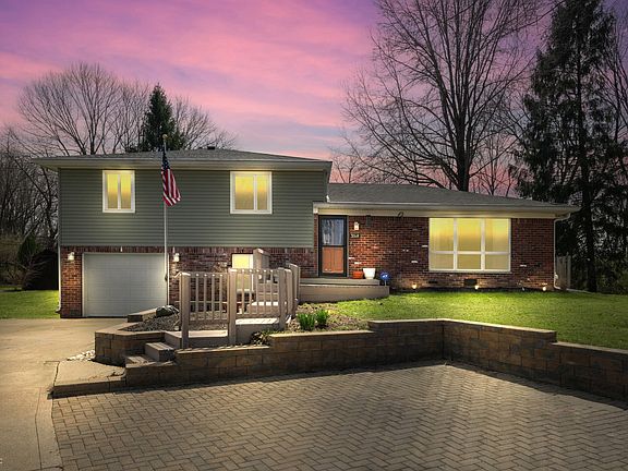 2nd image of 3518 Woodale Rd