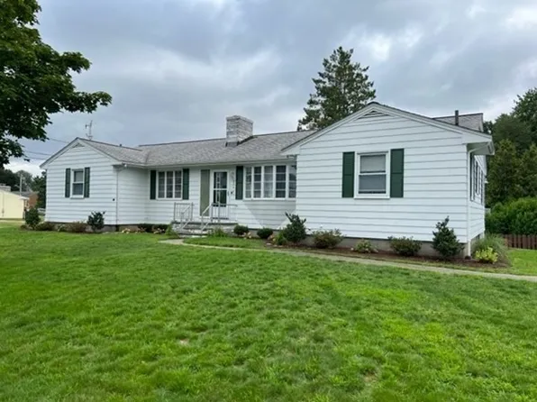 121 Hinchey Ln, Somerset, MA 02726
