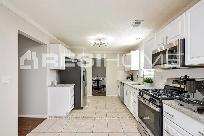 Building Photo - 2260 Harmony Lakes Cir