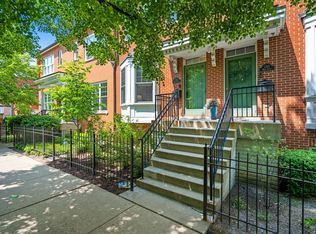 242 W Scott St, Chicago, IL 60610