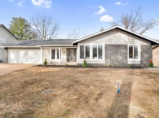 15263 Country Ridge Dr, Chesterfield, MO 63017