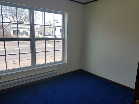 3rd image of 1618 W Ave S
