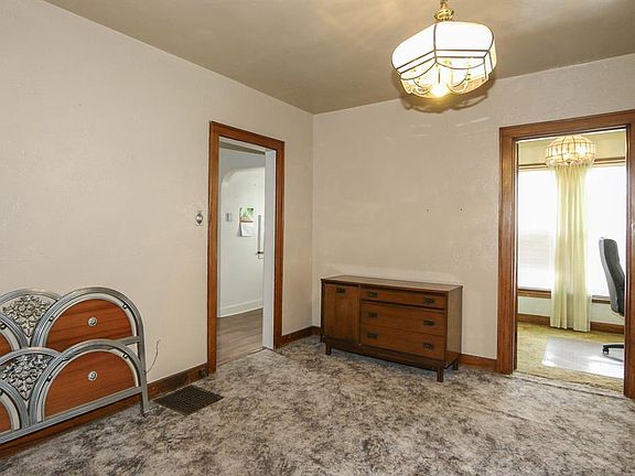 4th image of 1817 Elsmere Ave