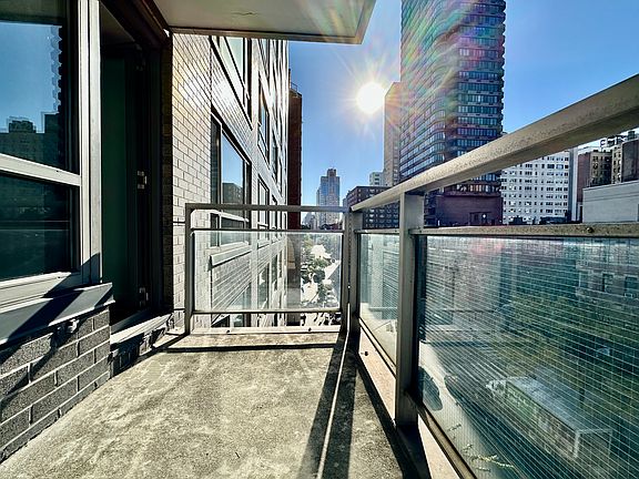 3rd image of 501 E 87th St APT 7H