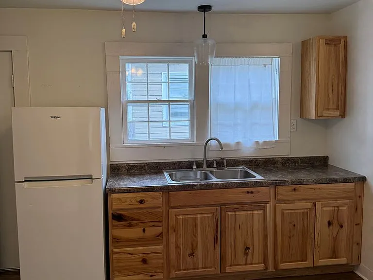 1357 S Florence Ave — Photo 7