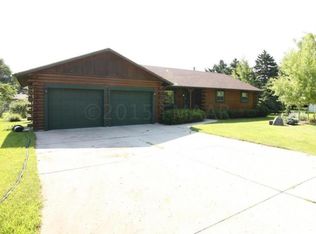 411 8th Ave S, Casselton, ND 58012