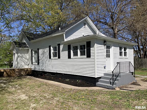 3rd image of 617 N Sunny Ln