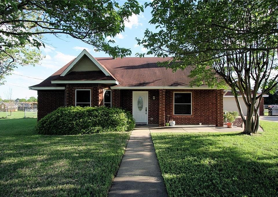 1st image of 820 Eastridge Cir
