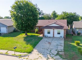 906 Devon St, Yukon, OK 73099