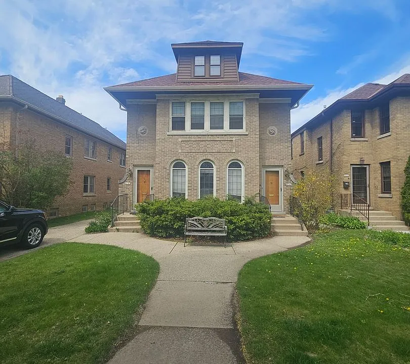 4147-4149 N Bartlett Ave