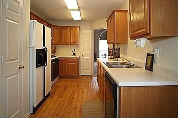 5th image of 3013 Gladiola Ct