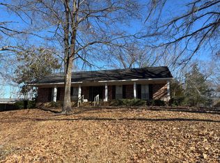 402 Pineridge Dr, New Albany, MS 38652
