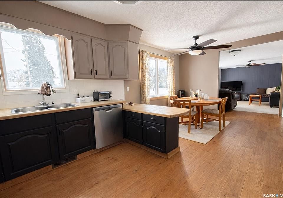 2nd image of 206 Pitt STREET