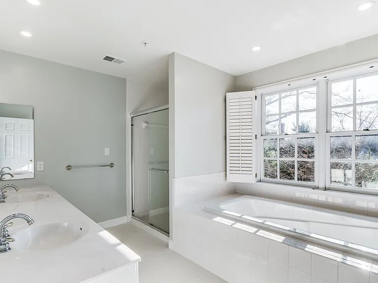 7802 Hidden Meadow Ter — Photo 33