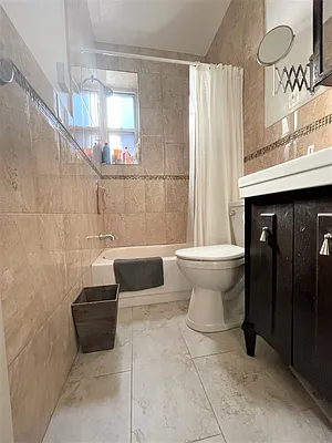 Rented by RBM Brokerage | media 17