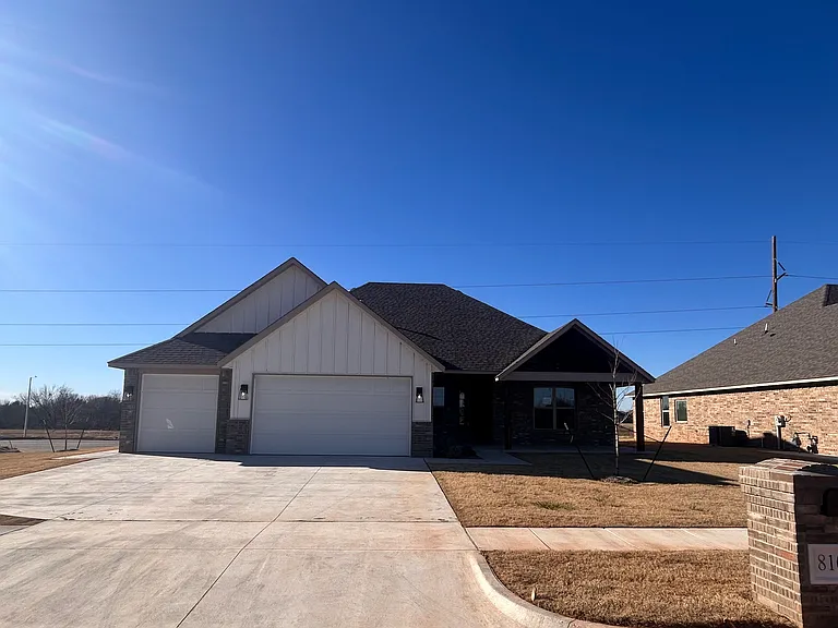810 Manzano Dr — Photo 1