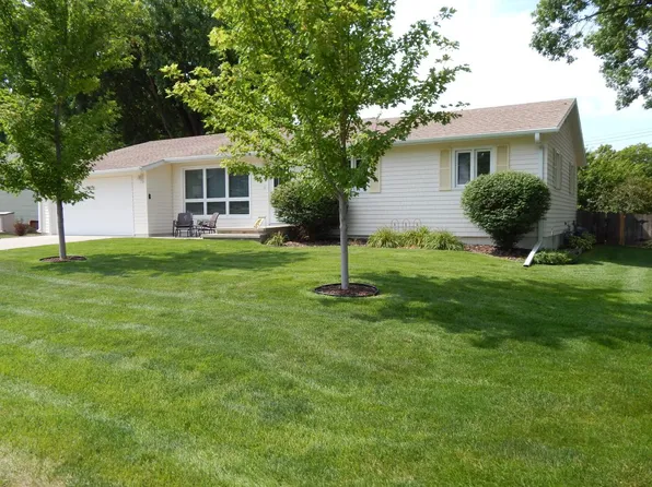 1502 Glenmore Dr, Norfolk, NE 68701