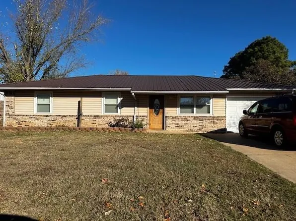 115 E Lewis St, Perkins, OK 74059